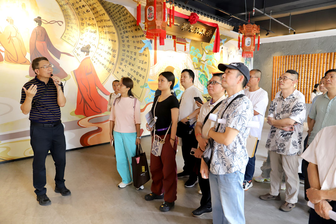 禪城區(qū)文化館組織文藝家開(kāi)展創(chuàng)作采風(fēng)暨交流分享活動(dòng) 共聚千年?duì)钤遄V寫(xiě)文藝新章